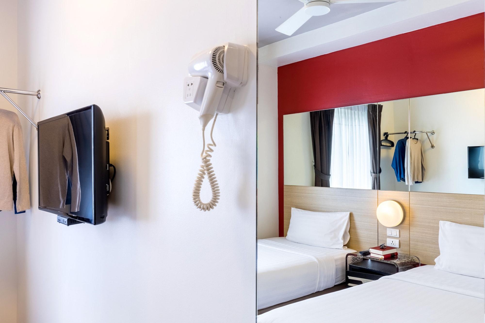 Red Planet Phuket Patong - Sha Extra Plus Exterior photo