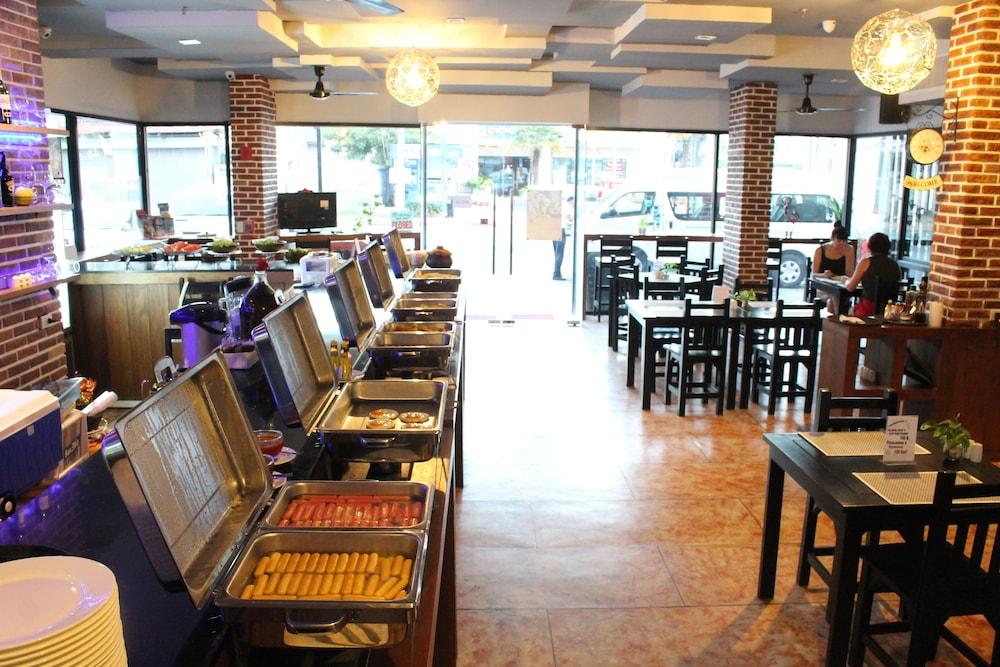 Red Planet Phuket Patong - Sha Extra Plus Exterior photo