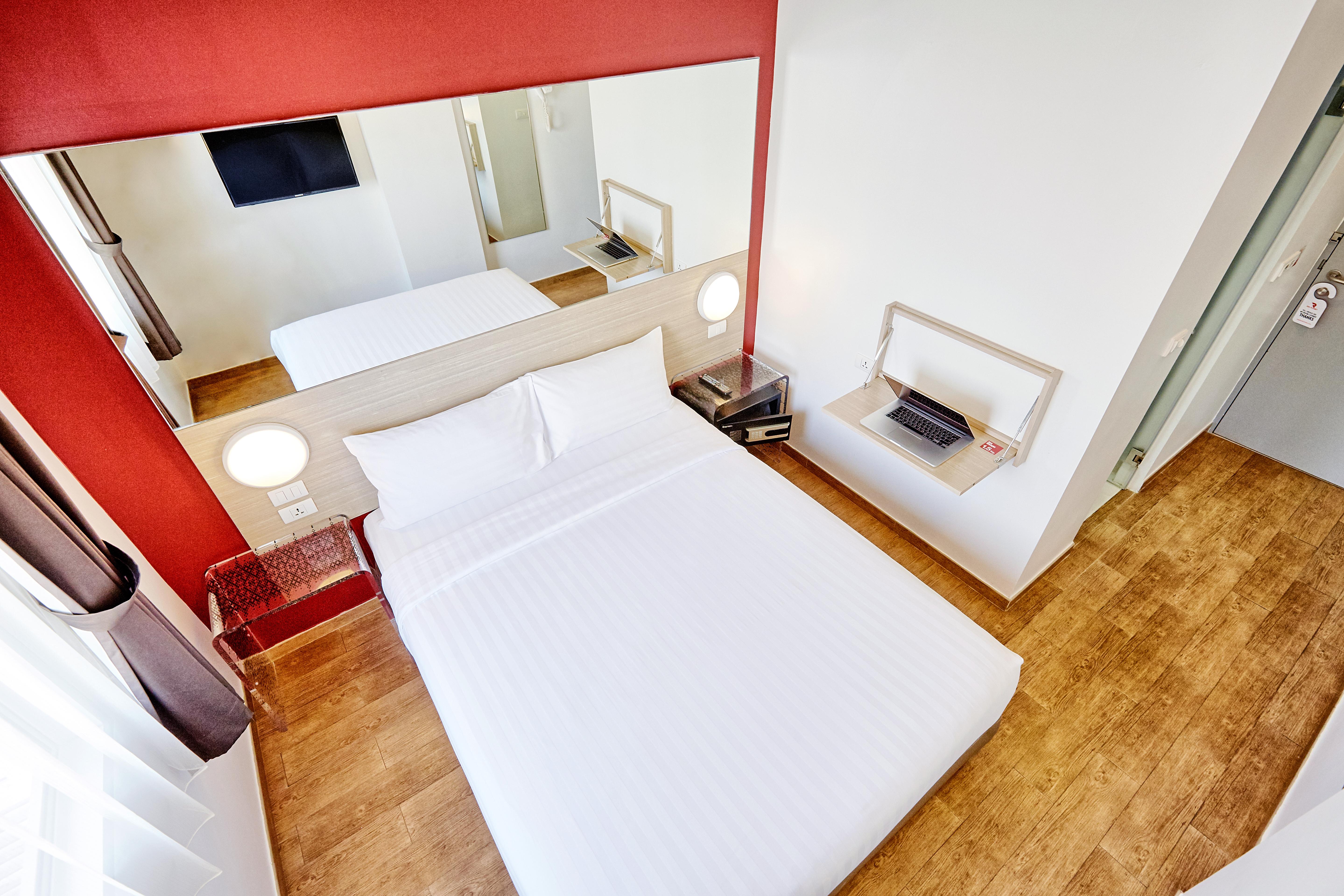Red Planet Phuket Patong - Sha Extra Plus Exterior photo