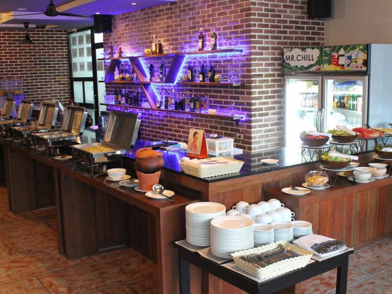 Red Planet Phuket Patong - Sha Extra Plus Exterior photo