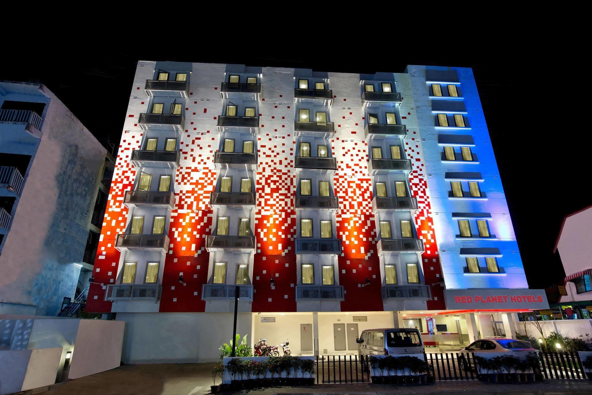 Red Planet Phuket Patong - Sha Extra Plus Exterior photo