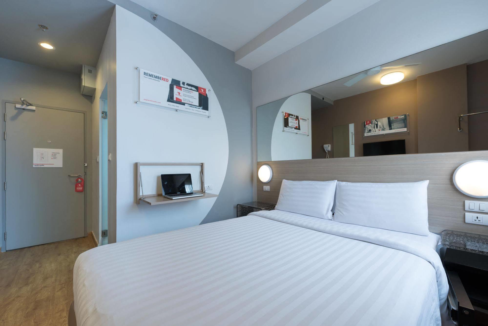 Red Planet Phuket Patong - Sha Extra Plus Exterior photo