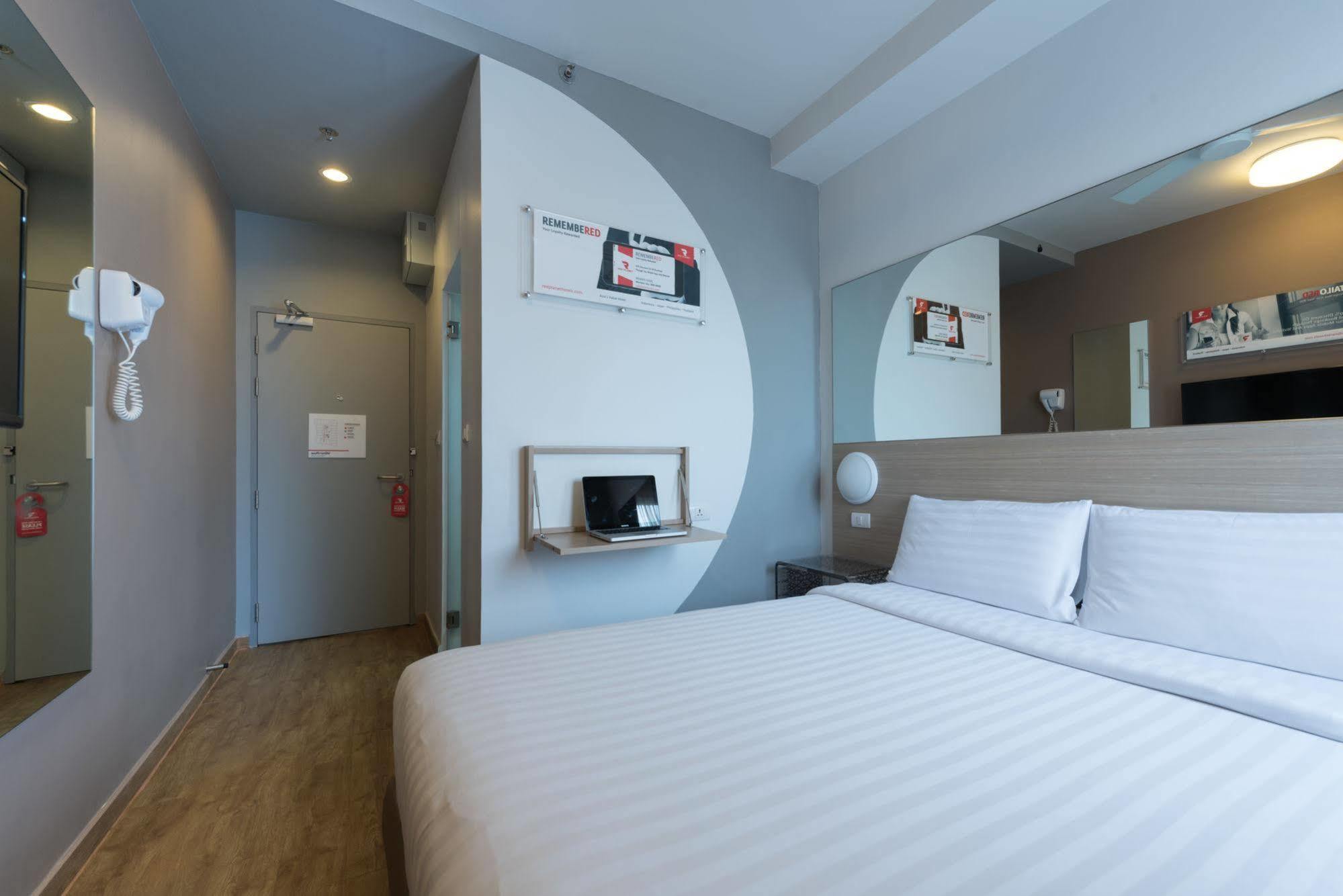 Red Planet Phuket Patong - Sha Extra Plus Exterior photo