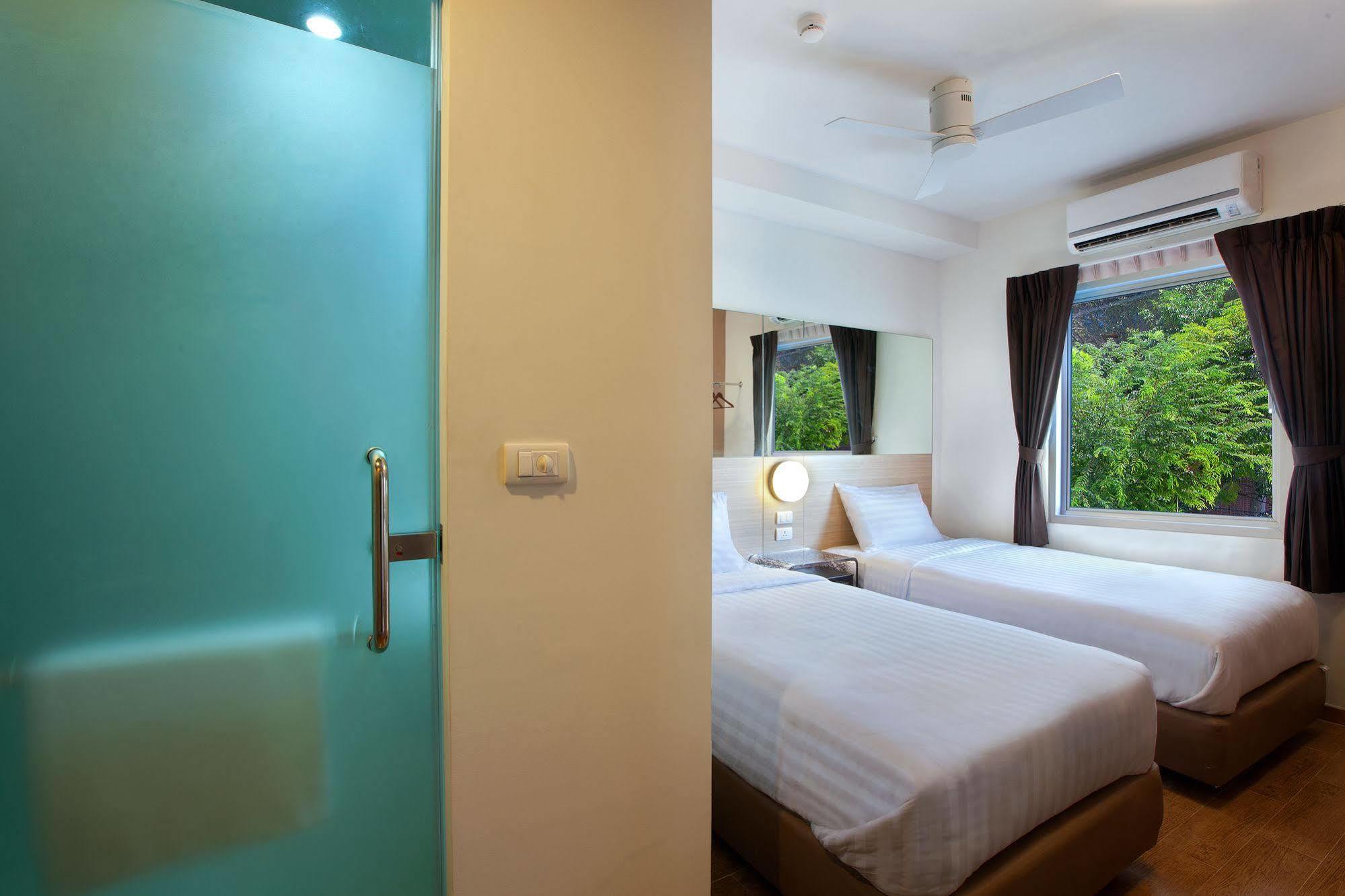 Red Planet Phuket Patong - Sha Extra Plus Exterior photo